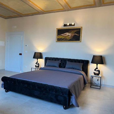 Casa Colonna - Suite Della Torre L'Aquila Ngoại thất bức ảnh