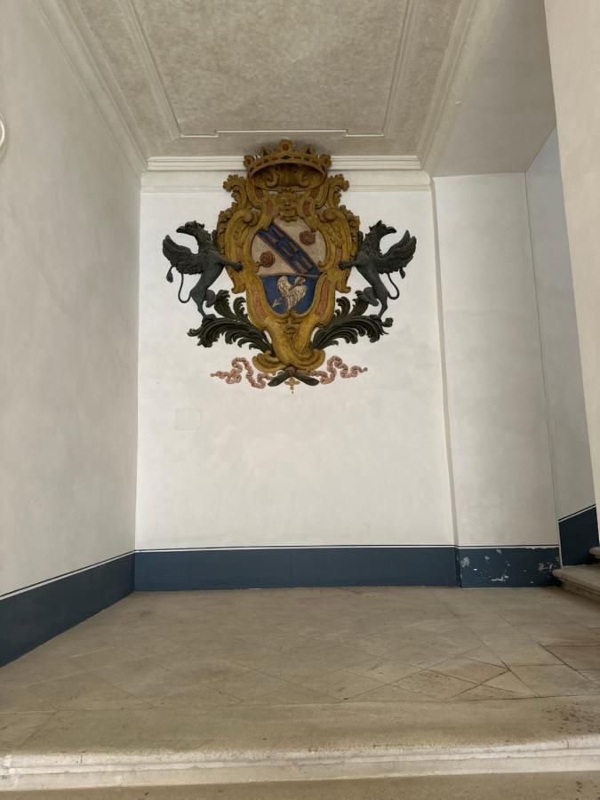 Casa Colonna - Suite Della Torre L'Aquila Ngoại thất bức ảnh