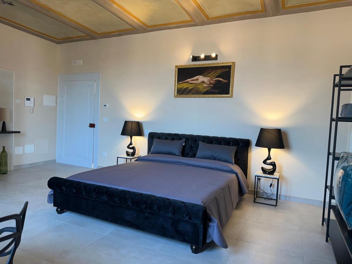 Casa Colonna - Suite Della Torre L'Aquila Ngoại thất bức ảnh