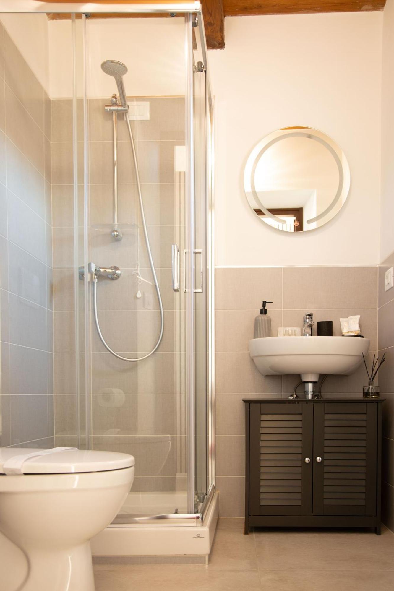 Casa Colonna - Suite Della Torre L'Aquila Ngoại thất bức ảnh